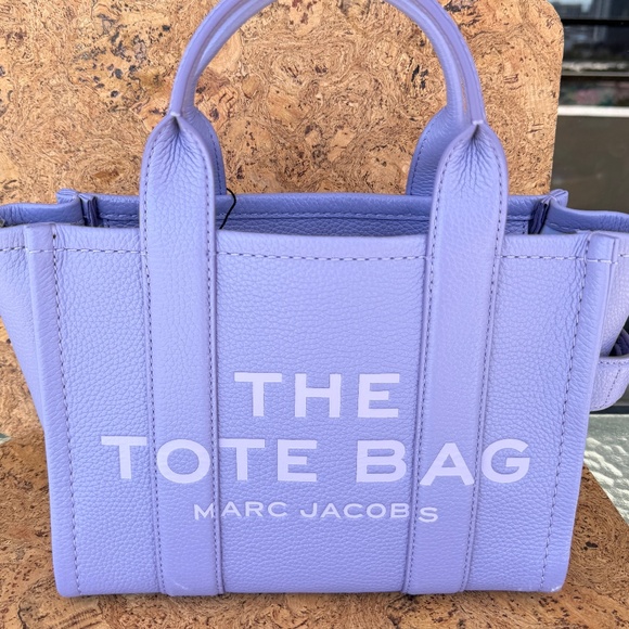 NWT MARC JACOBS SMALL LEATHER TOTE lavender color - Picture 3 of 8
